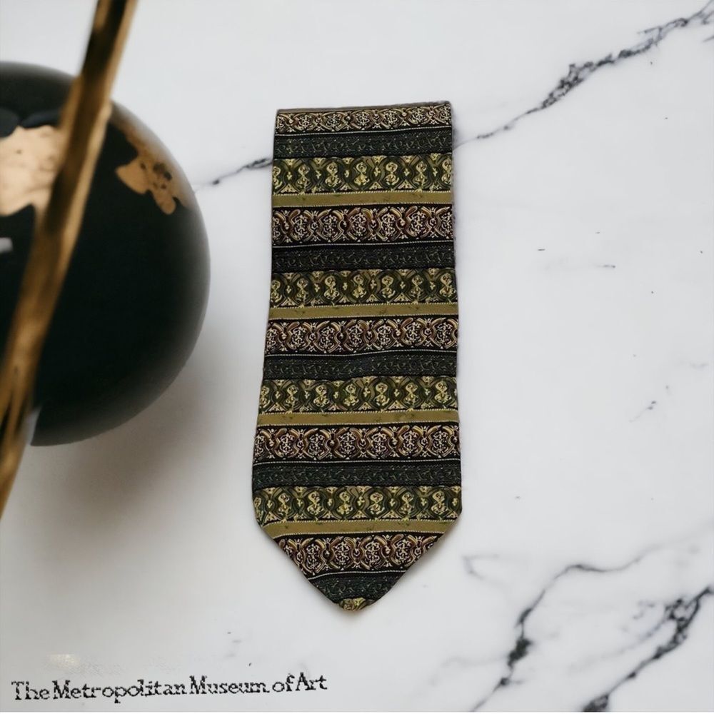 Metropolitan Museum of Art Tie